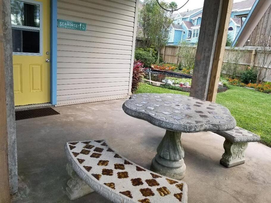 The Seahorse Apt - Lakeside And Close To The Beach Daire Galveston Dış mekan fotoğraf