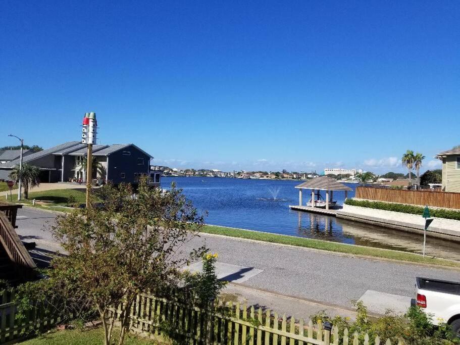 The Seahorse Apt - Lakeside And Close To The Beach Daire Galveston Dış mekan fotoğraf